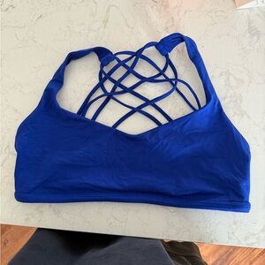 Lululemon free to be bra size 10